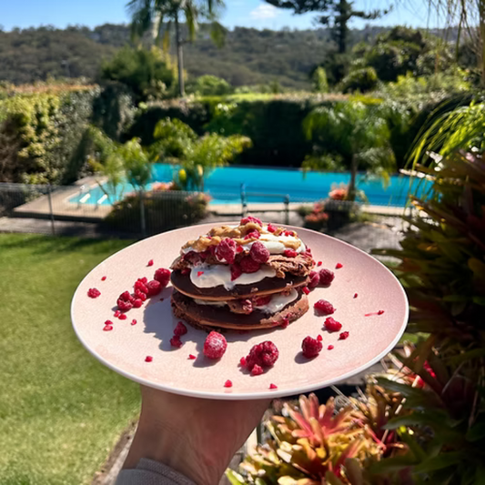 CHOCOLATE RASPBERRY PROTEIN PANCAKES