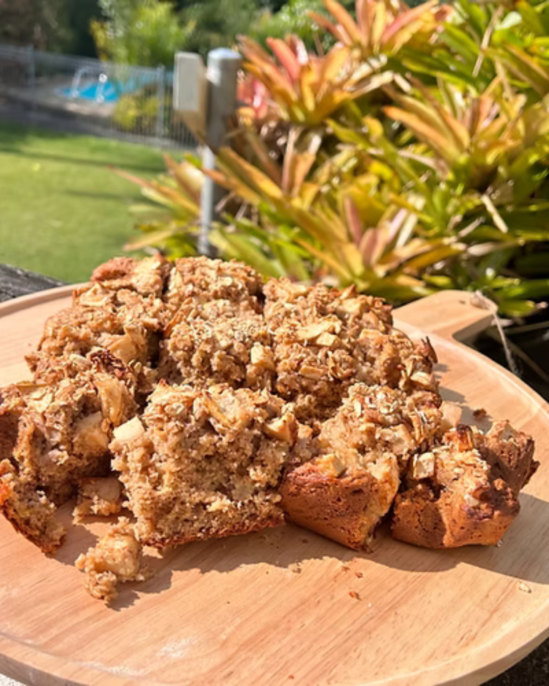 APPLE CRUMBLE LOAF