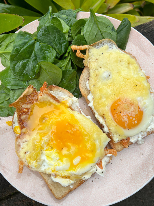 CHEESY HONEY CHILLI EGGS